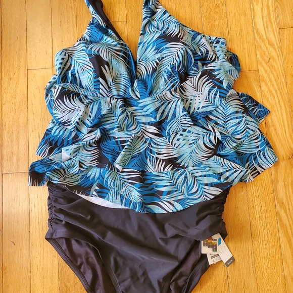 Time & Tru 2 Piece Bathing Suit   L - Picture 1 of 7